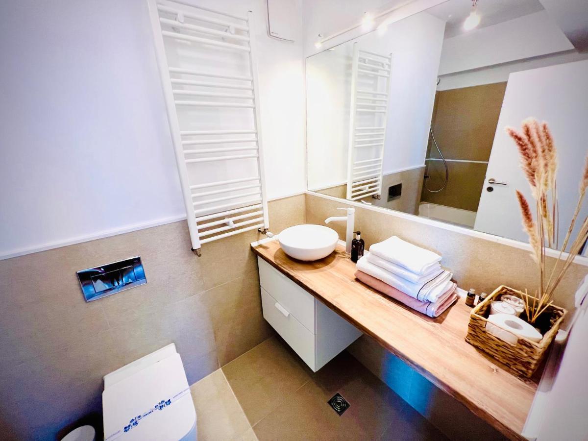Exquisite - Two Bedroom Apartment Bukarest Exteriör bild