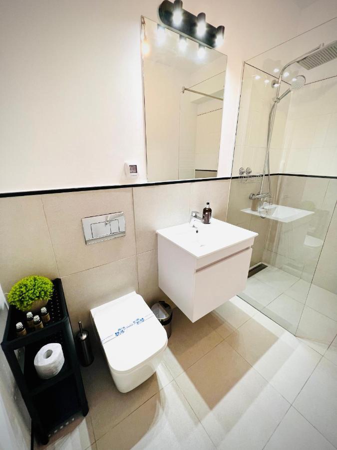 Exquisite - Two Bedroom Apartment Bukarest Exteriör bild